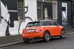 Mini Cooper 5-Door 2018 года (ZA)